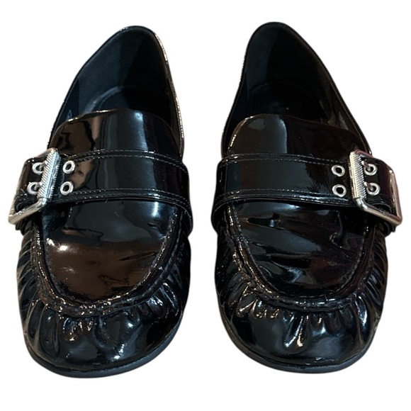 EUC - UGG Charlotte Patent Loafer - Size 8 - Picture 3 of 5